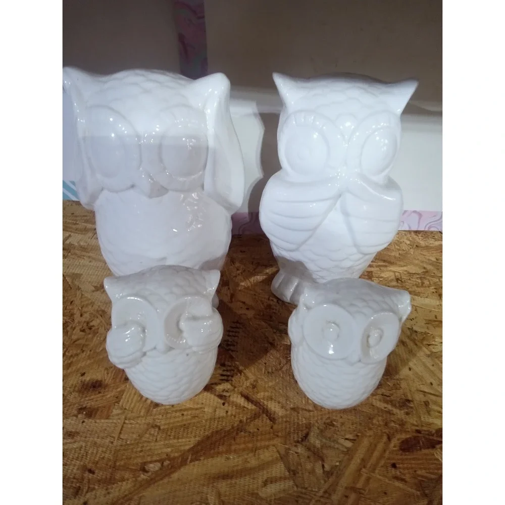 A Set of 4 White Ceramic Owl Figurines (Modern Minimalist Style